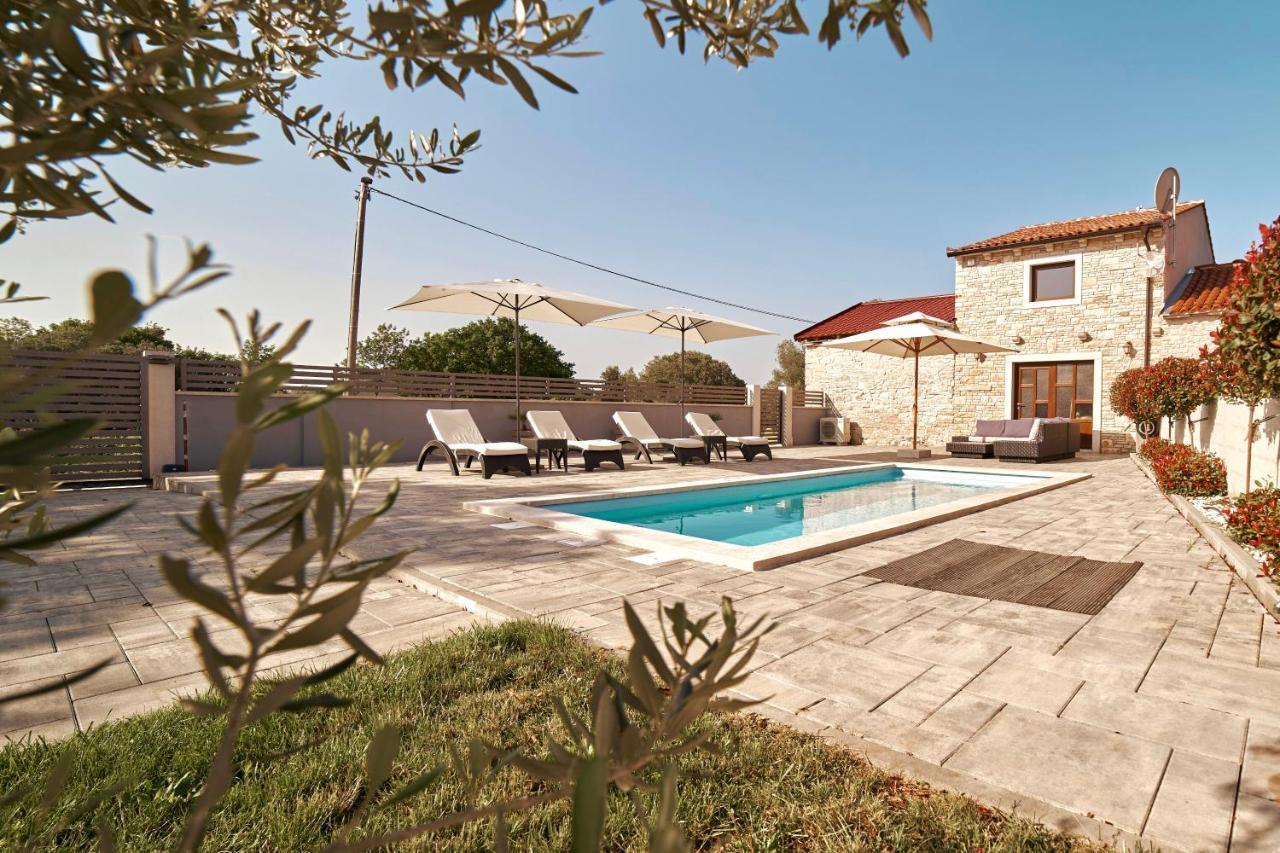Haus Mila Villa Pavicini Exterior photo